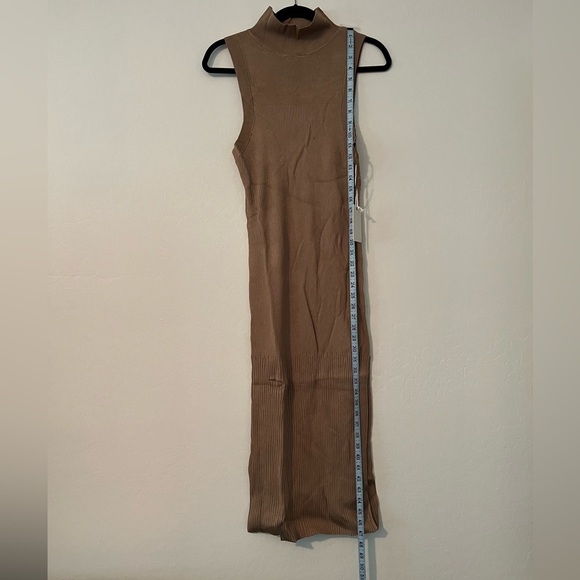 GOOD AMERICAN Pleated Sleeveless Rib Midi Dress - Picture 3 of 6